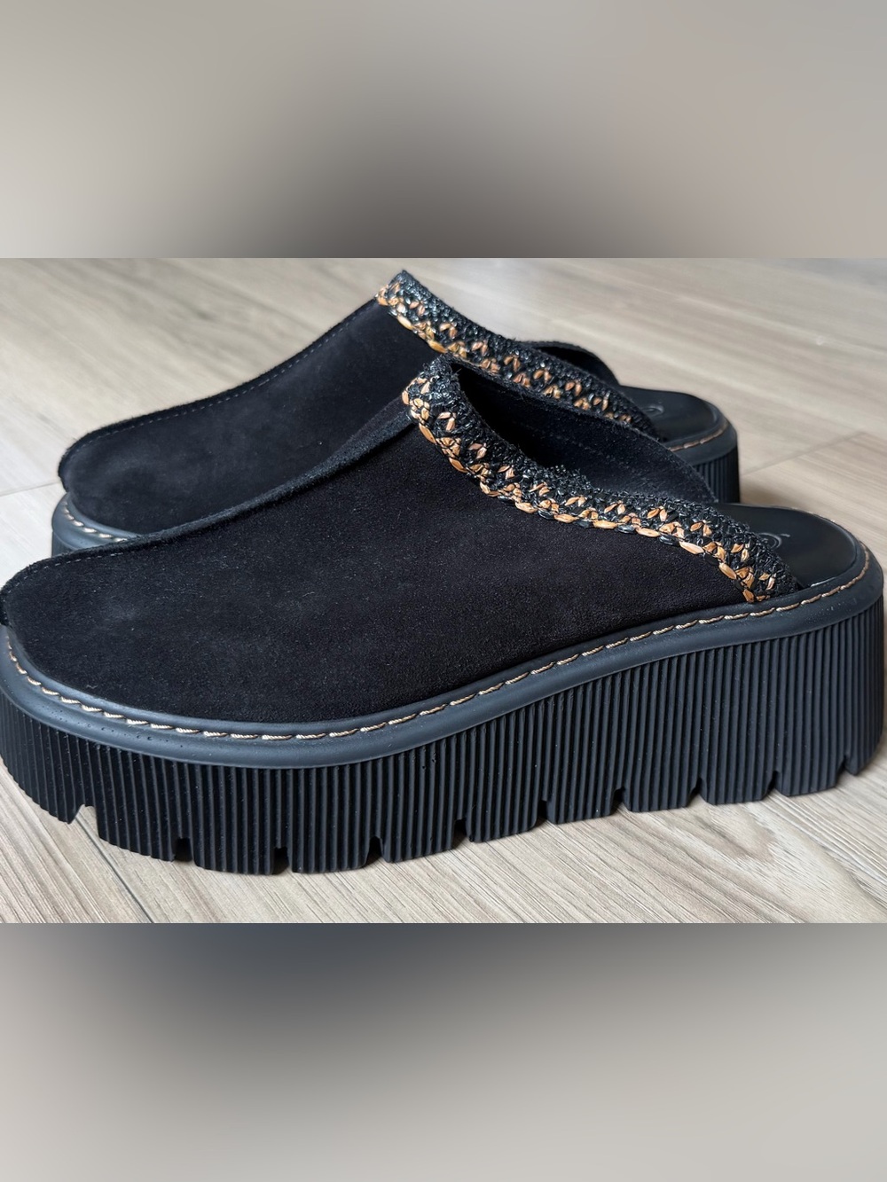 NEW CARLO PERA Suede Chunky Platform Clog Mules Woman Sz 8 39 Black Slip On